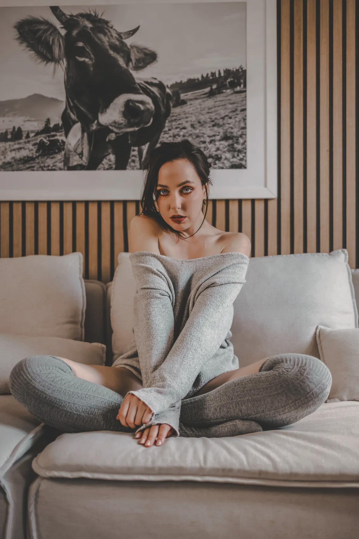 Intimate boudoir study in a warm interior – Anteros Boudoir Zürich